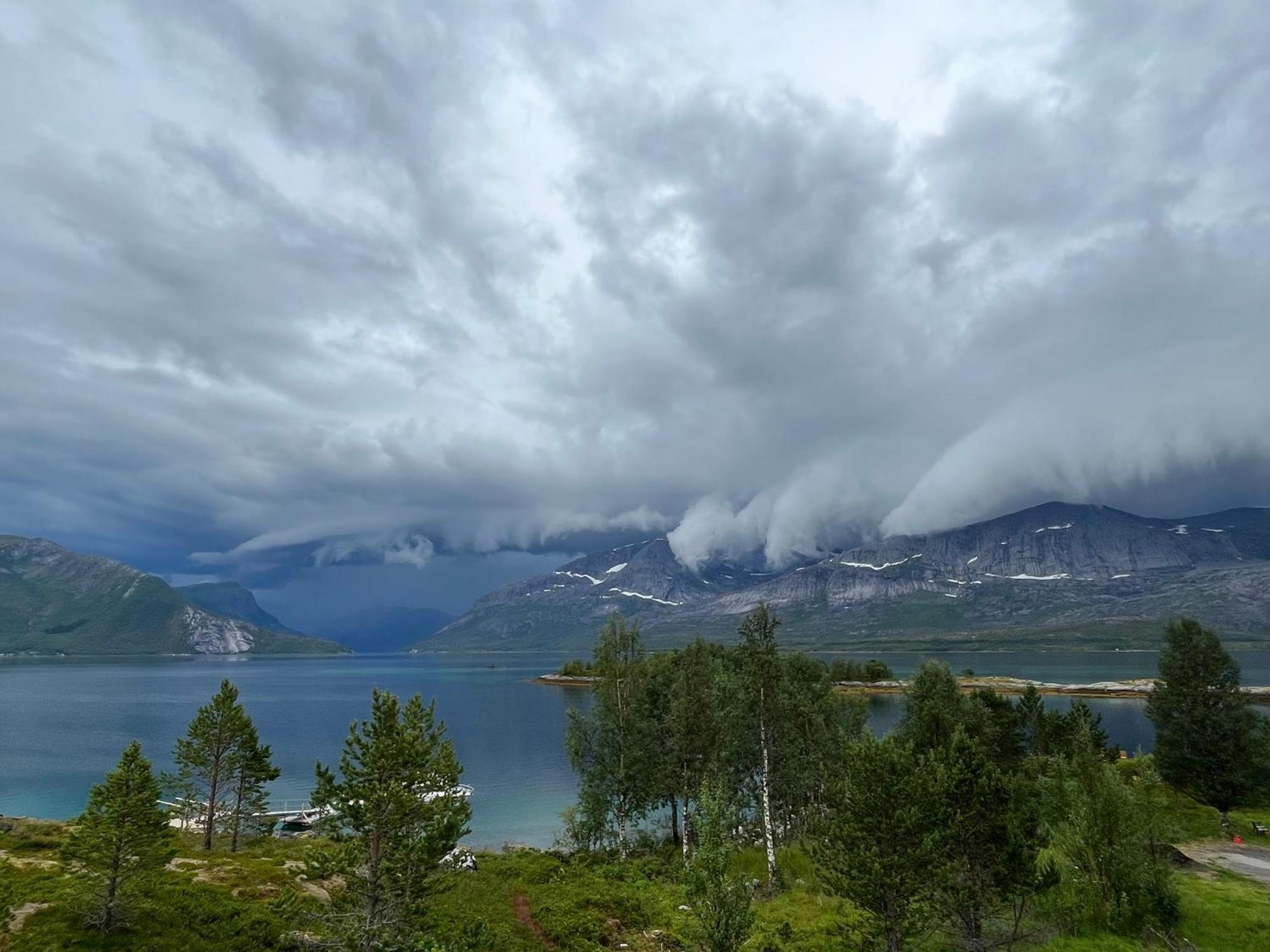 Efjord And Stetind - Kulhorn Holiday home Ballangen